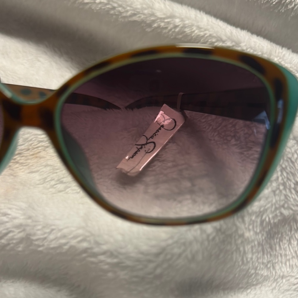 NEW Jessica Simpson Blue and Brown Sunglasses with Gradient Lenses - Picture 2 of 5
